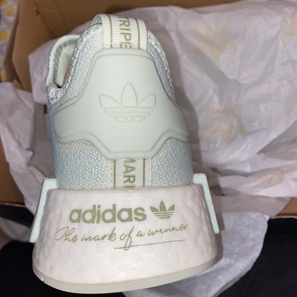 Adidas NMD _R1 women size 9 - Picture 3 of 7